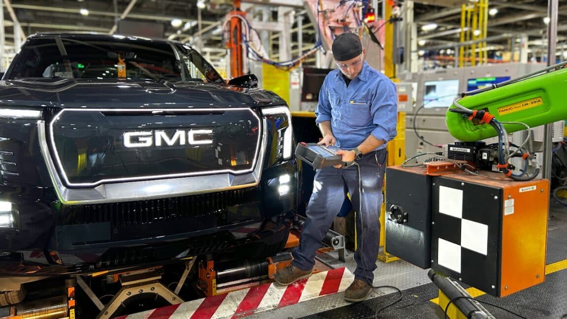 General Motors automatise son usine de véhicules électriques après des licenciements