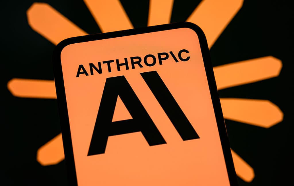 Anthropic accuse Alibaba d'avoir extrait les capacités de Claude via 25 000 comptes frauduleux