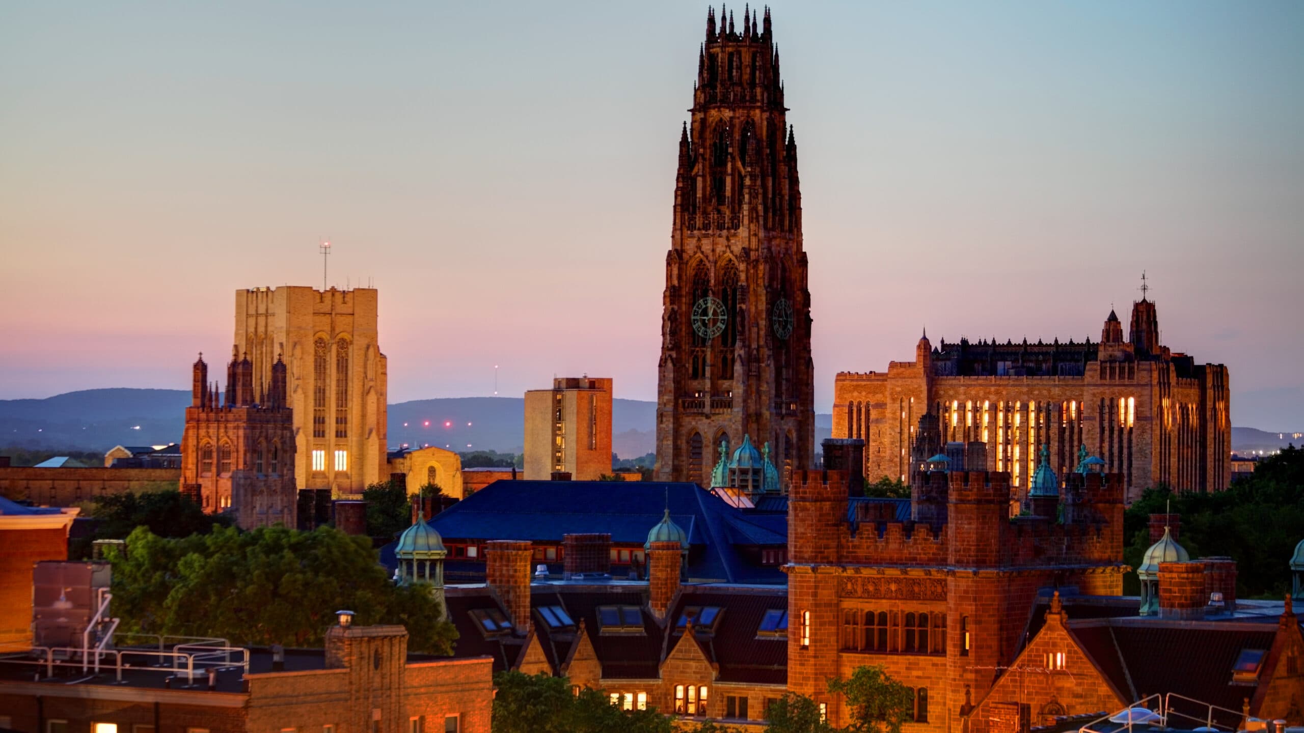 L’affaire de plagiat présumé par IA à Yale transformée en plainte fédérale à 13 chefs d’accusation